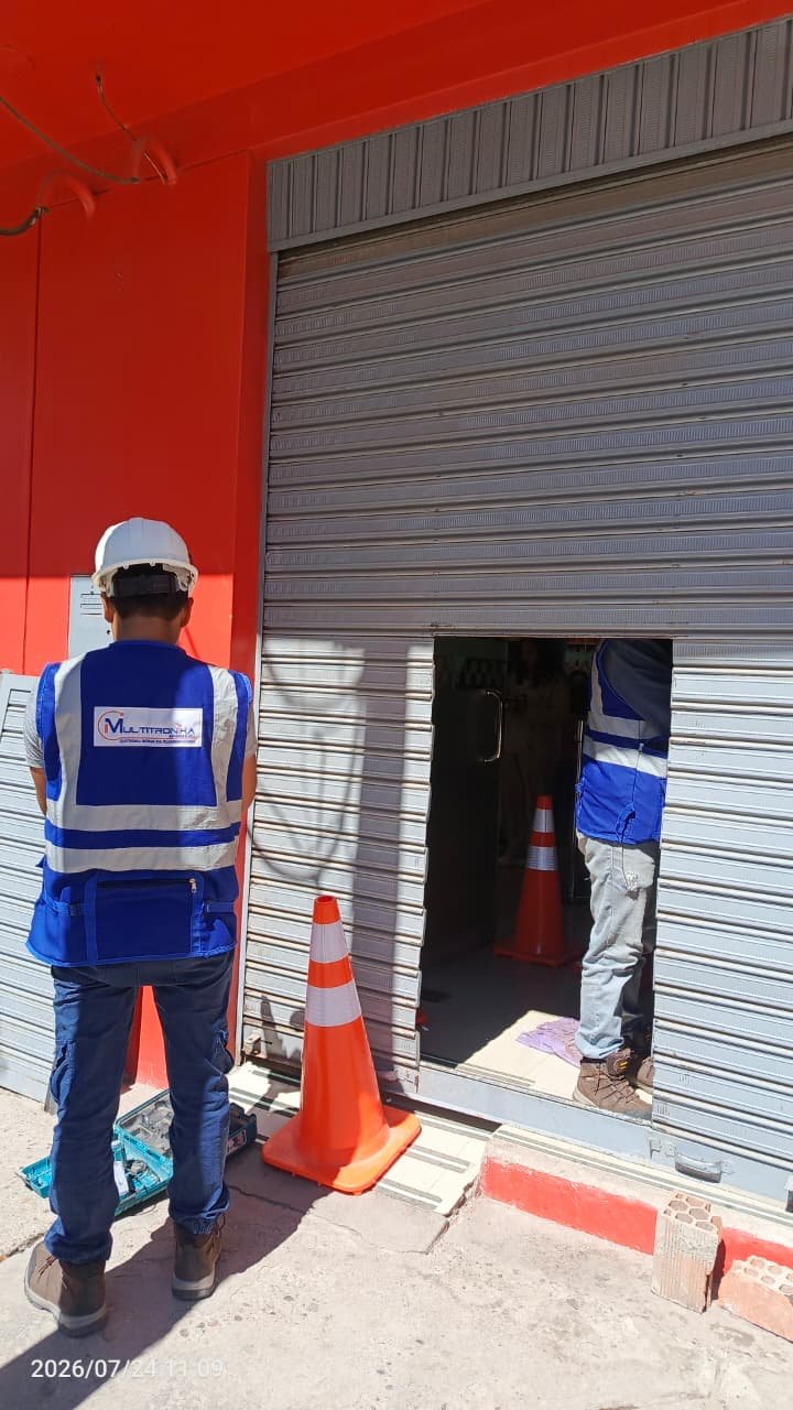 Proyecto destacado: Atención de Emergencia: Reparación de Puerta Enrollable en Caja Cusco